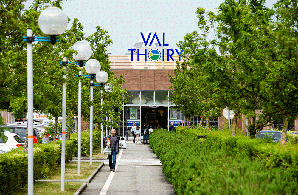 Shopping centre VAL THOIRY